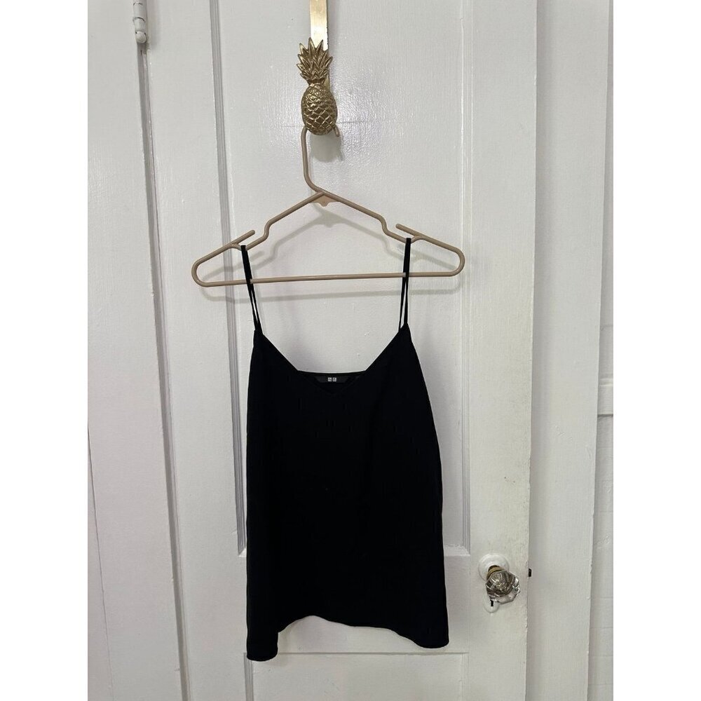 Uniqlo women’s size medium, black professional tank top